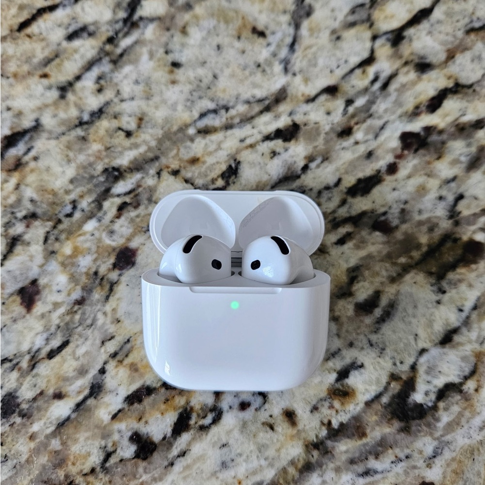 AirPods 4
